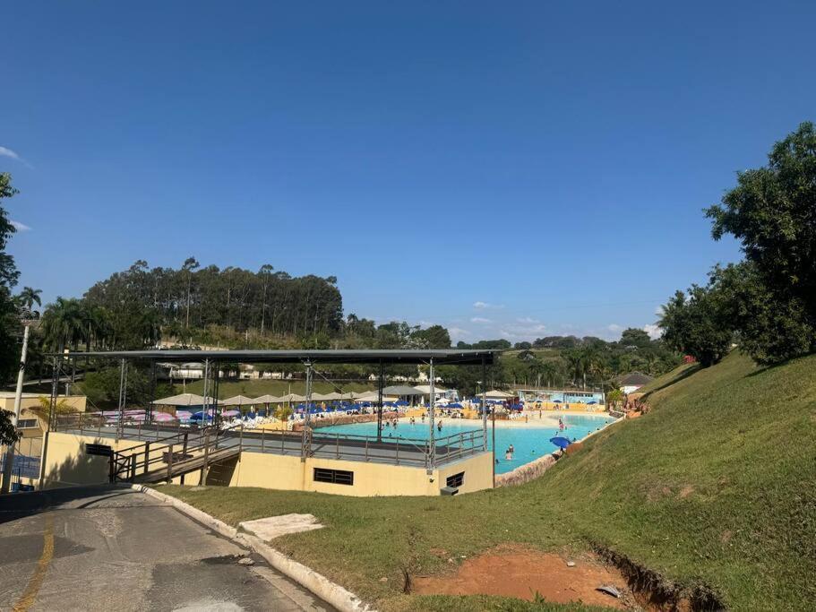 فيلا Casa Dentro Parque Aquatico Águas de Lindóia المظهر الخارجي الصورة